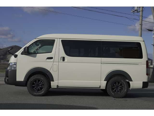 Toyota Hiace — фото 10