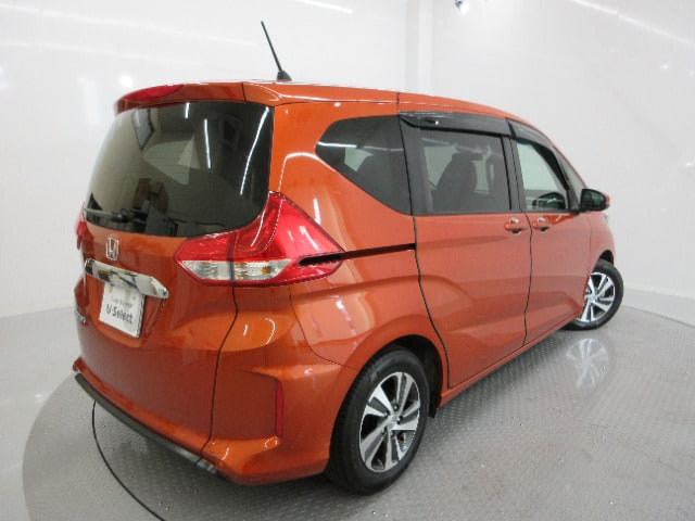 Honda Freed Plus — фото 2