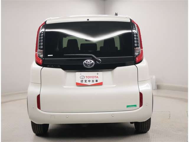 Toyota Sienta — фото 4
