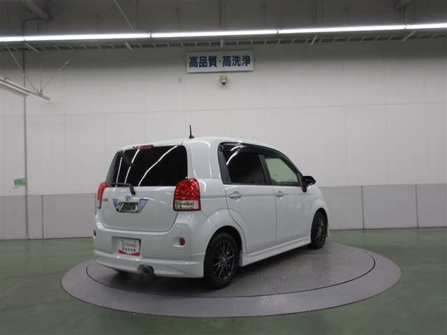 Toyota Porte — фото 5