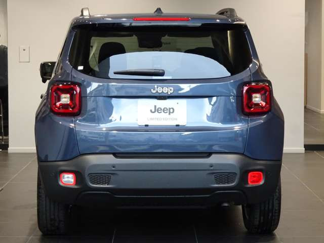 Jeep Renegade — фото 6