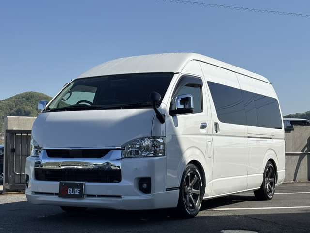 Toyota Hiace Commuter — фото 9