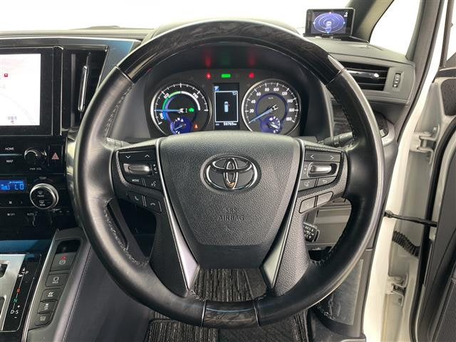 Toyota Alphard — фото 6