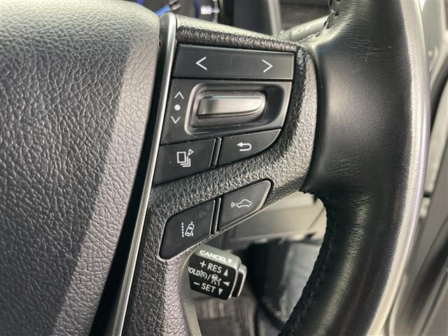 Toyota Alphard — фото 7