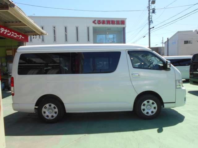 Toyota Hiace — фото 4