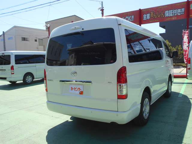 Toyota Hiace — фото 6