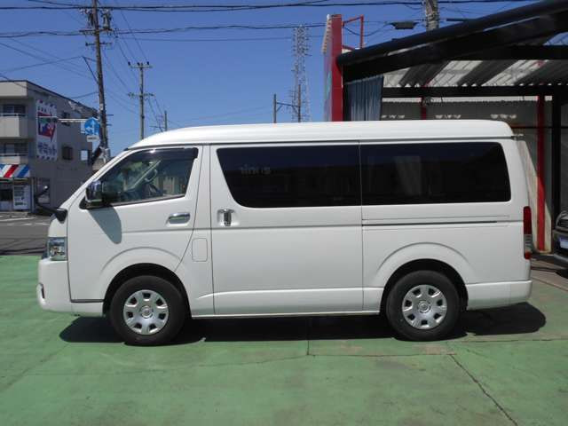 Toyota Hiace — фото 7