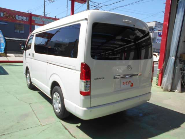 Toyota Hiace — фото 8