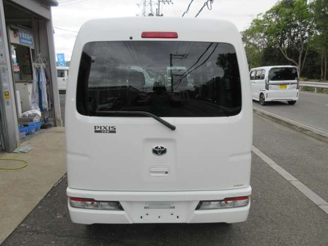Toyota Pixis VAN — фото 5