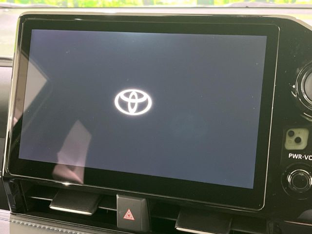 Toyota Voxy — фото 4