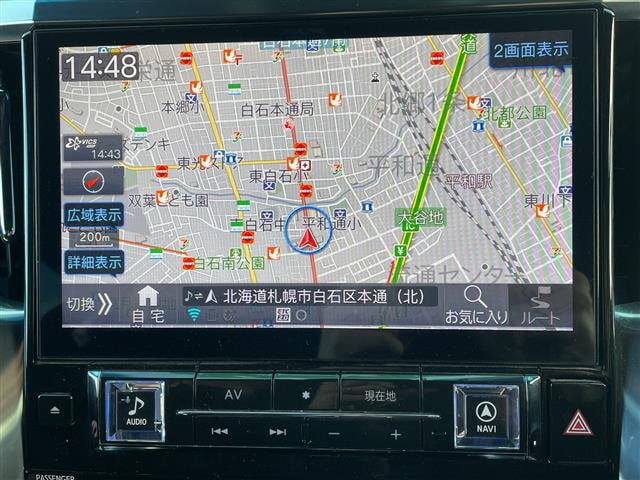Toyota Alphard — фото 4