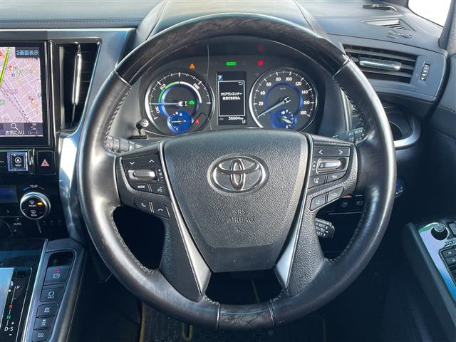 Toyota Alphard — фото 6