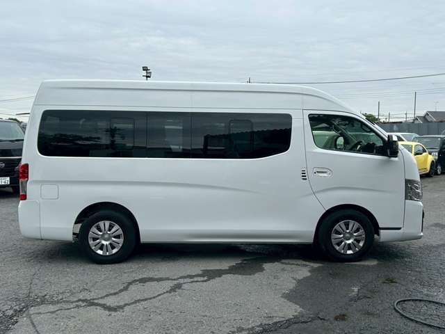 Nissan Caravan Wagon — фото 7