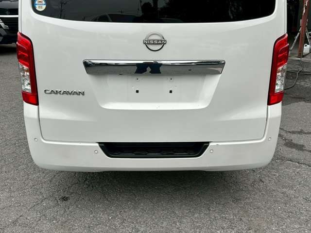Nissan Caravan Wagon — фото 10