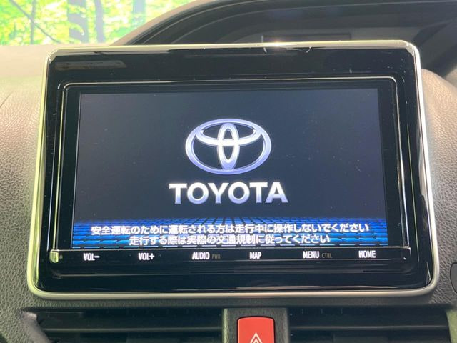 Toyota Noah — фото 3