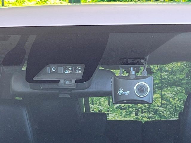 Toyota Noah — фото 6