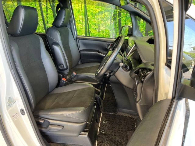 Toyota Noah — фото 8
