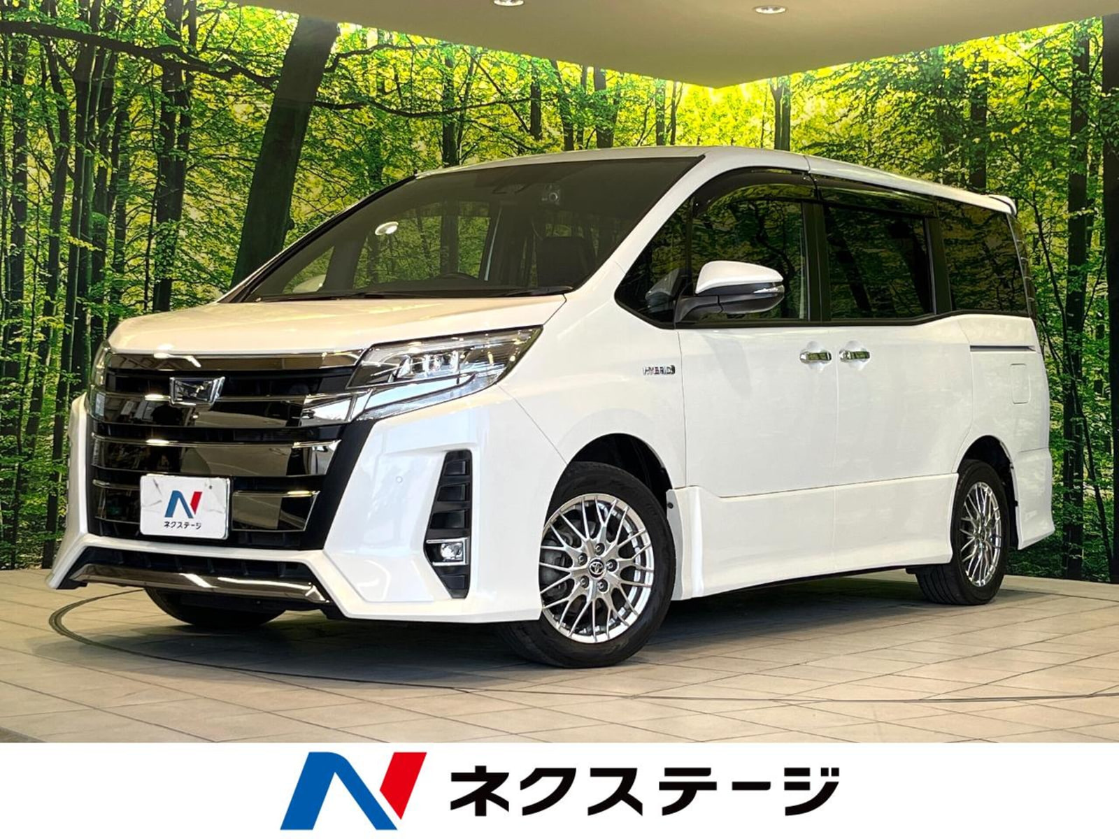 Toyota Noah — фото 12