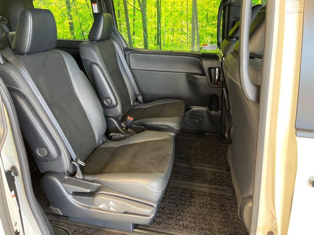 Toyota Noah — фото 13