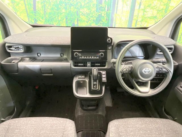Toyota Sienta — фото 2