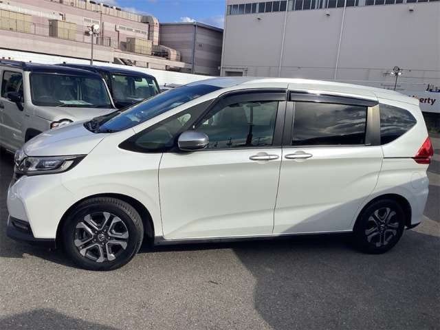 Honda Freed — фото 7