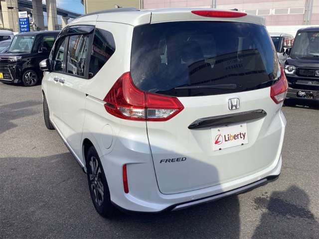 Honda Freed — фото 14