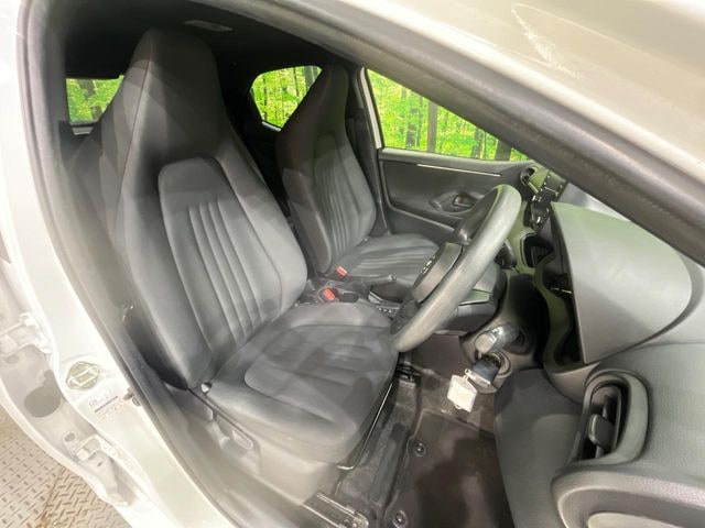 Toyota Yaris — фото 15
