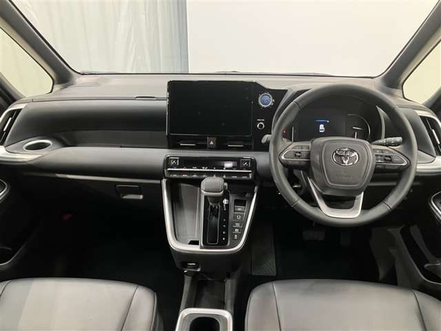 Toyota Noah — фото 5