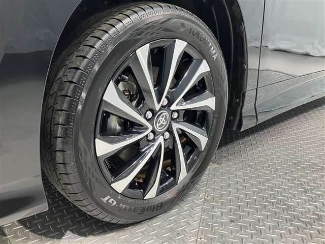 Toyota Noah — фото 13