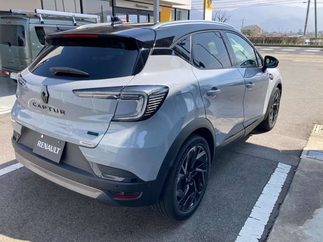 Renault Captur — фото 6
