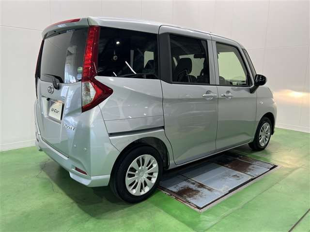 Subaru Justy — фото 7