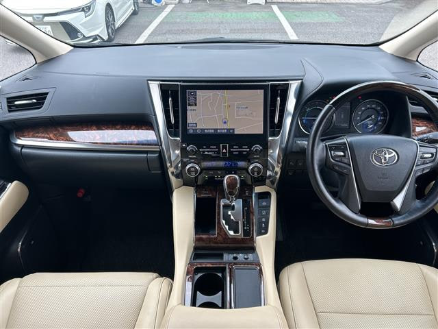 Toyota Alphard — фото 3