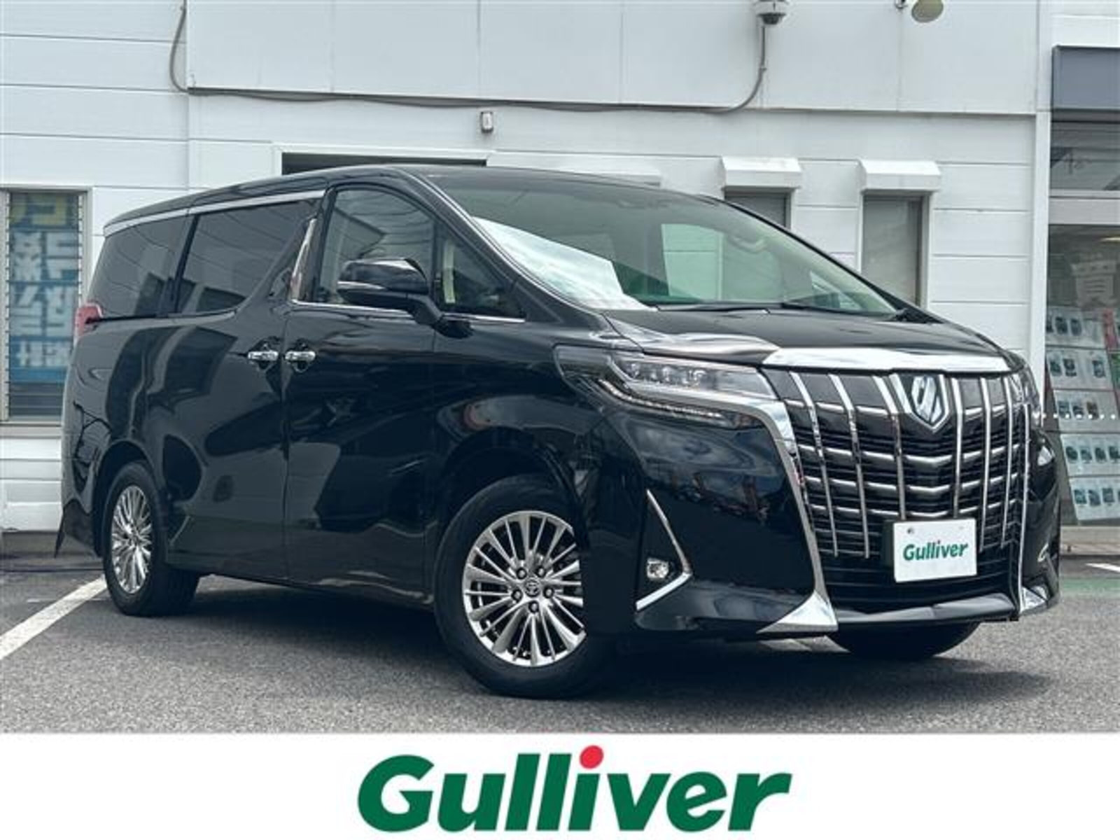 Toyota Alphard — фото 10