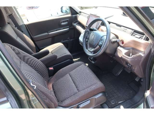 Honda Freed Plus — фото 3