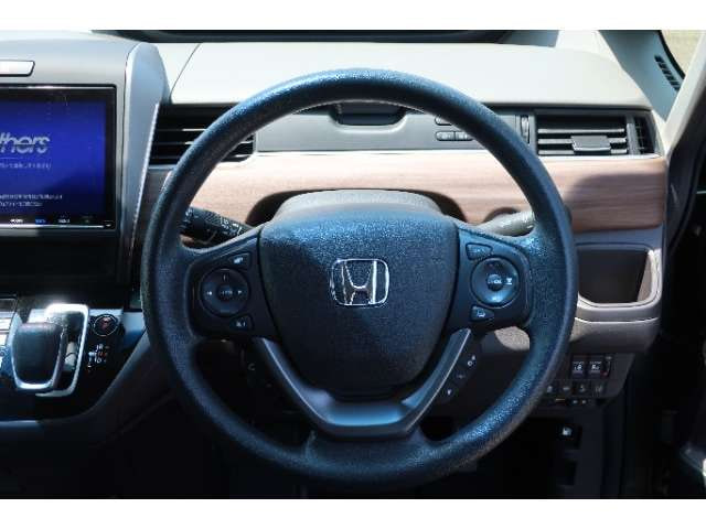 Honda Freed Plus — фото 4