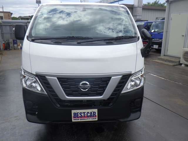 Nissan NV350 Caravan — фото 5