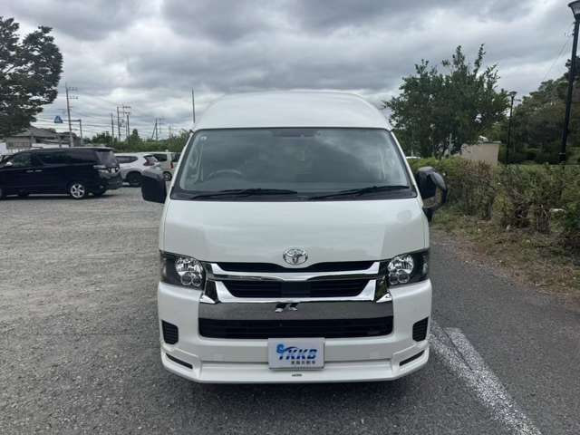 Toyota Hiace Commuter — фото 3