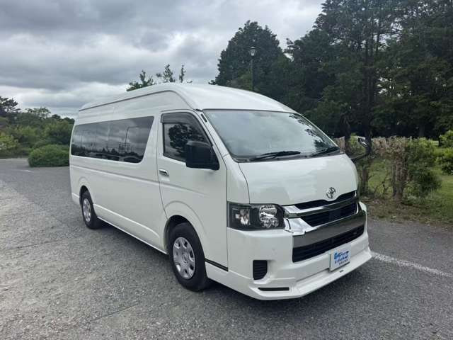 Toyota Hiace Commuter — фото 4