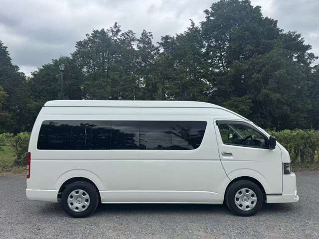 Toyota Hiace Commuter — фото 5
