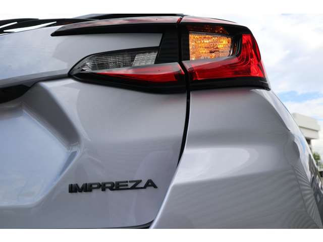 Subaru Impreza Hatchback — фото 4