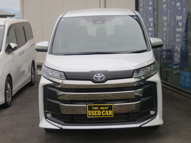 Toyota Noah — фото 3