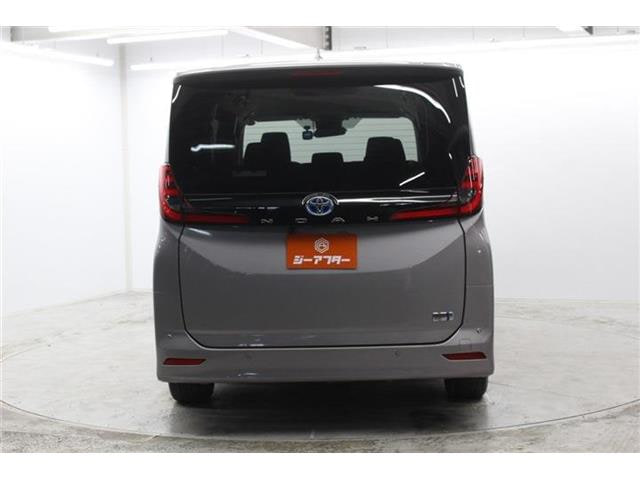 Toyota Noah — фото 6