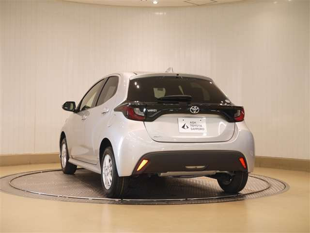 Toyota Yaris — фото 2