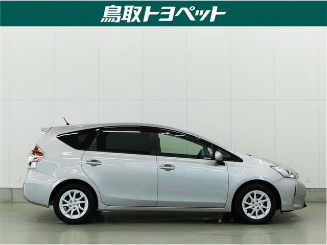Toyota Prius Alpha — фото 4