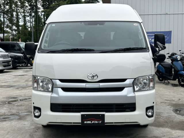 Toyota Hiace Commuter — фото 3