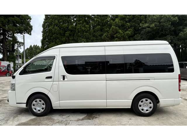 Toyota Hiace Commuter — фото 5