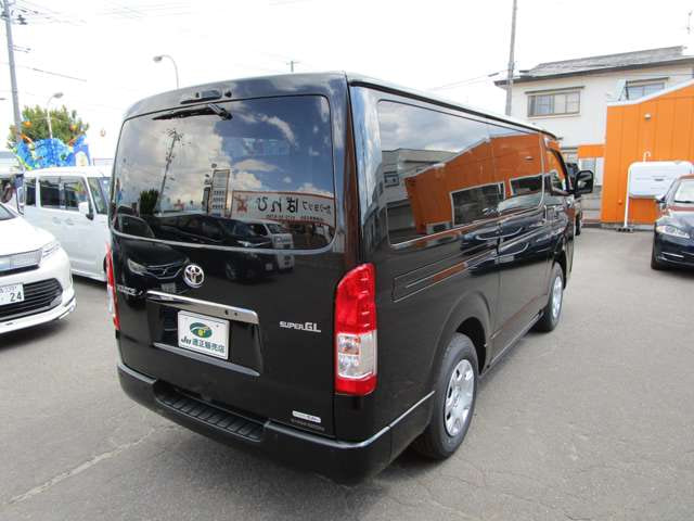 Toyota Hiace VAN — фото 5
