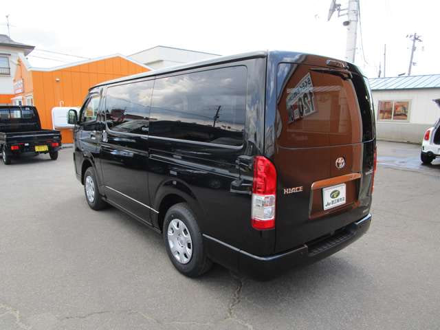 Toyota Hiace VAN — фото 7