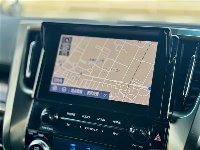 Toyota Alphard — фото 8
