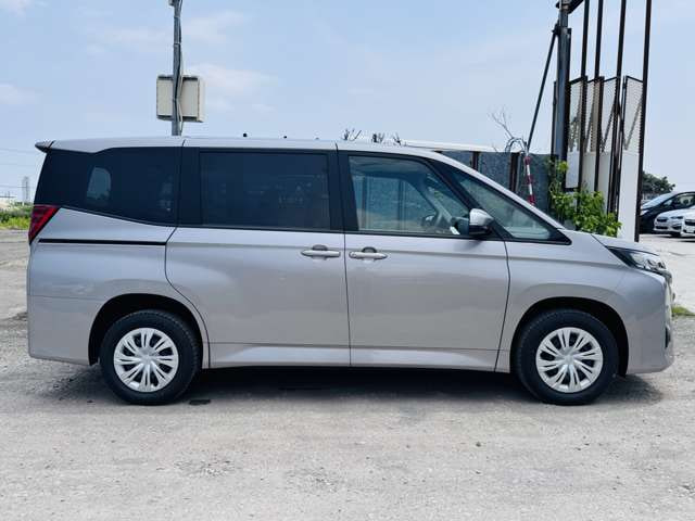 Toyota Noah — фото 4